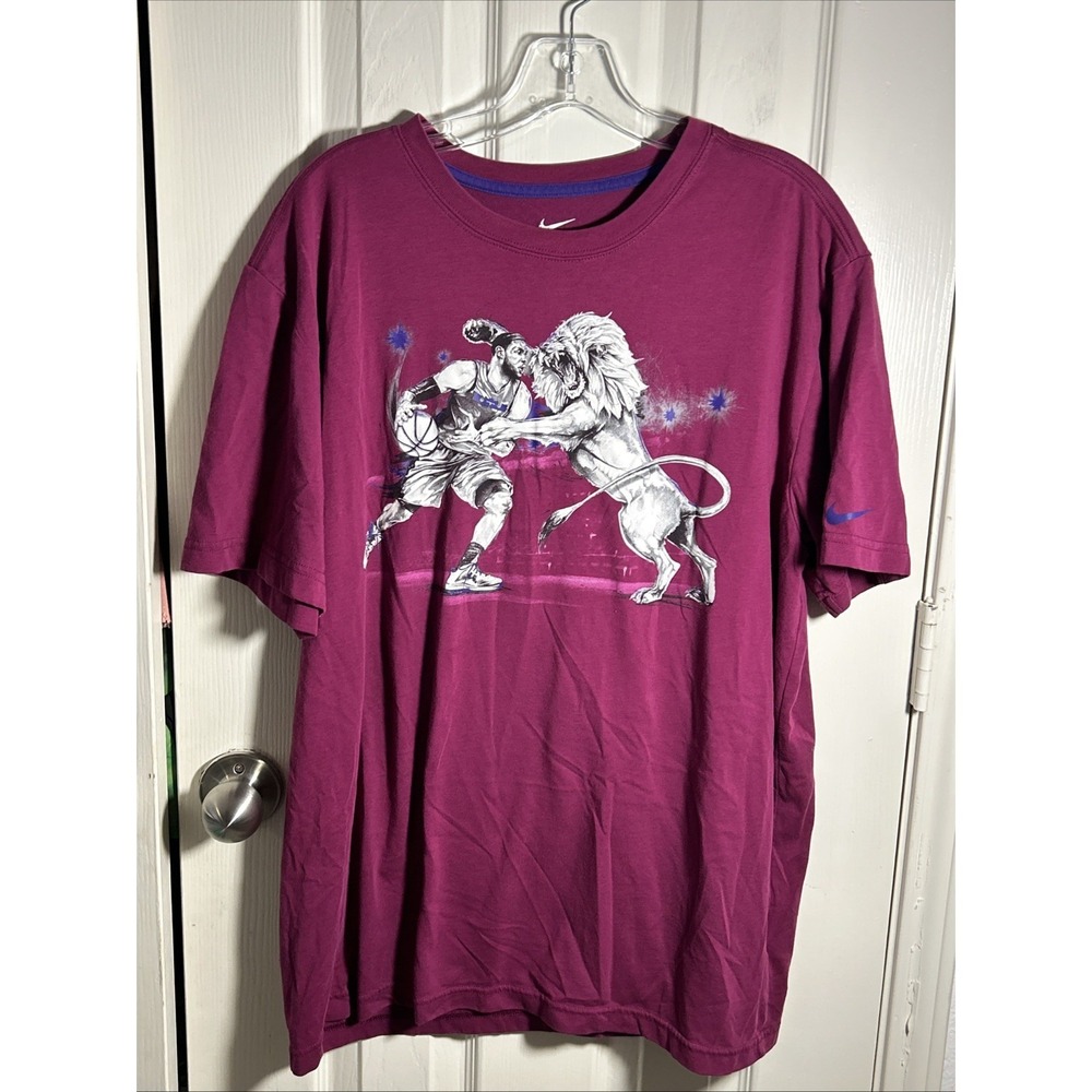 Nike Dri Fit LeBron James Mens Size XL Burgundy Short Sleeve Graphic T Shirt